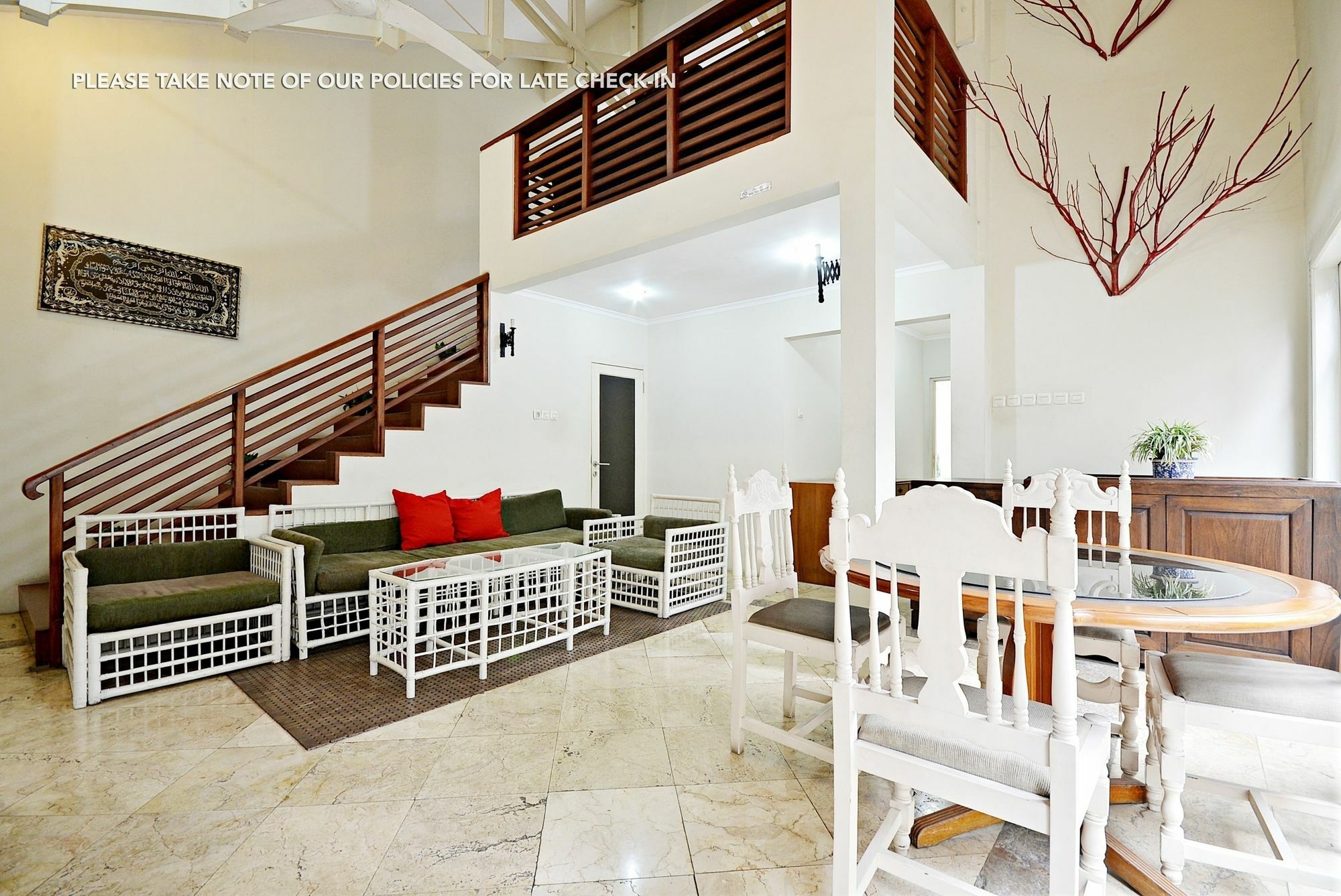 Zen Rooms Mampang Prapatan Джакарта Экстерьер фото