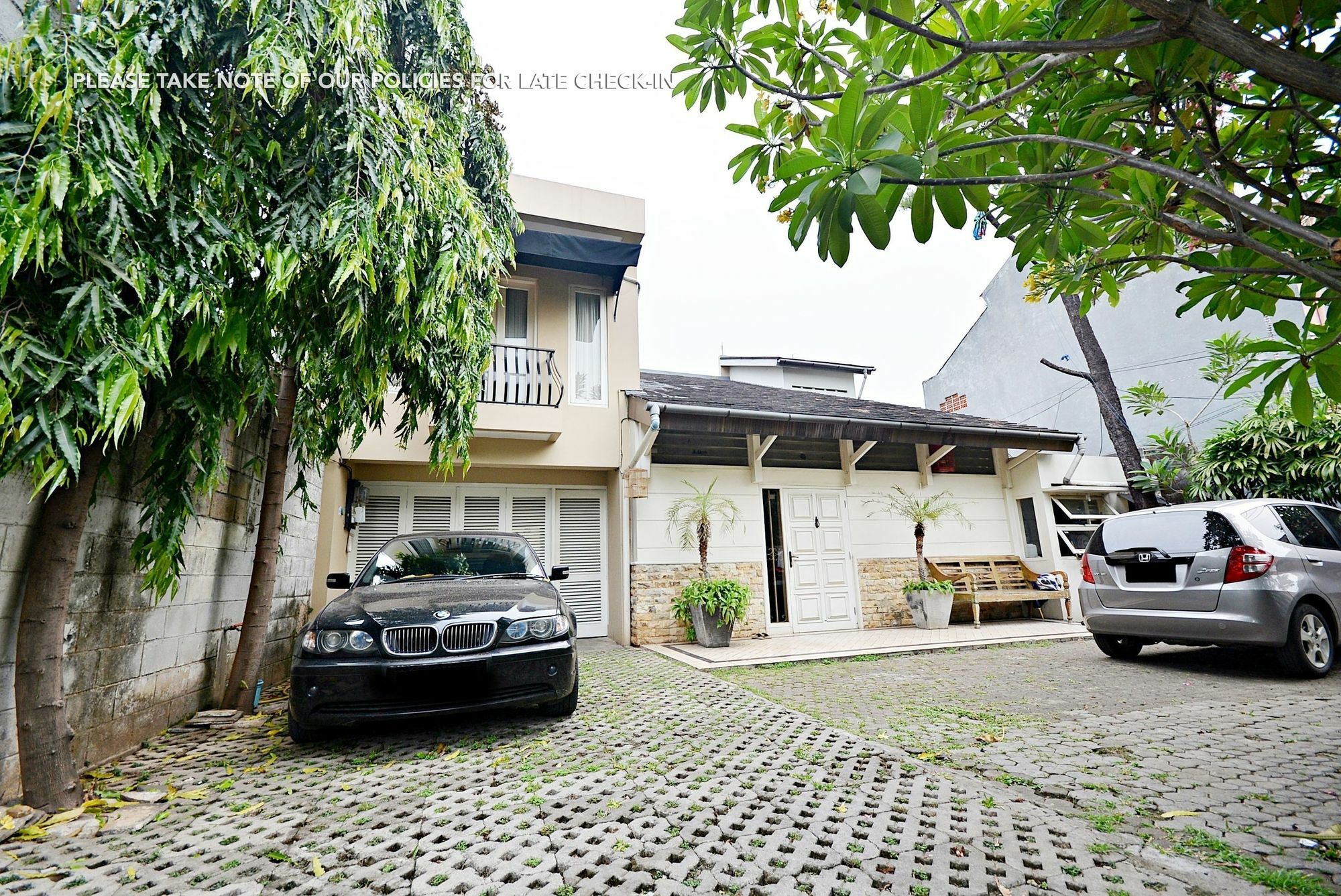 Zen Rooms Mampang Prapatan Джакарта Экстерьер фото
